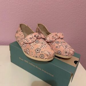 Toms Pink Bandana Print Slip-Ons